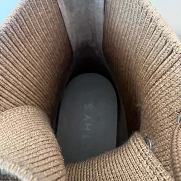 ⬇️👀 ROTHY’s The Laced Lug Boot in EXCELLENT Condition! - Picture 12 of 12